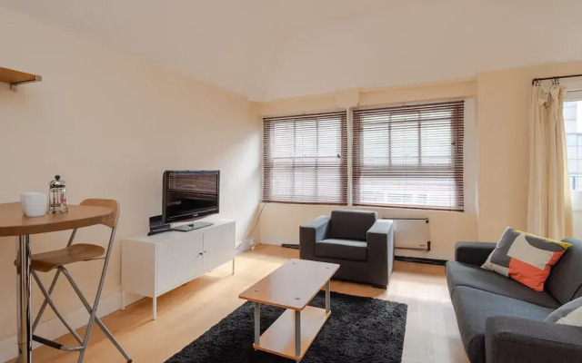 Light and Clean 2bed Flat, Nearby Liverpool Street
