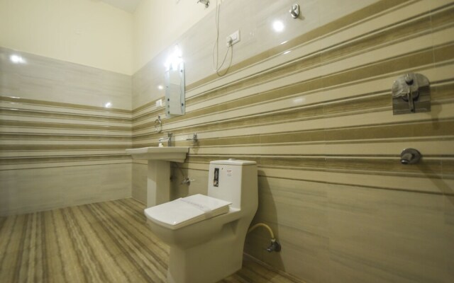 OYO 15428 Hotel Grand Hills