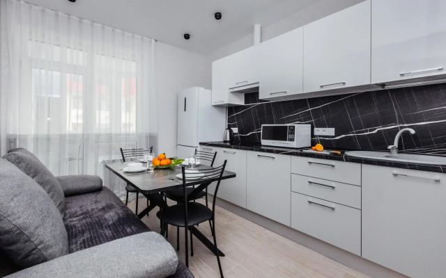 Orange Apart Alpine Quarter