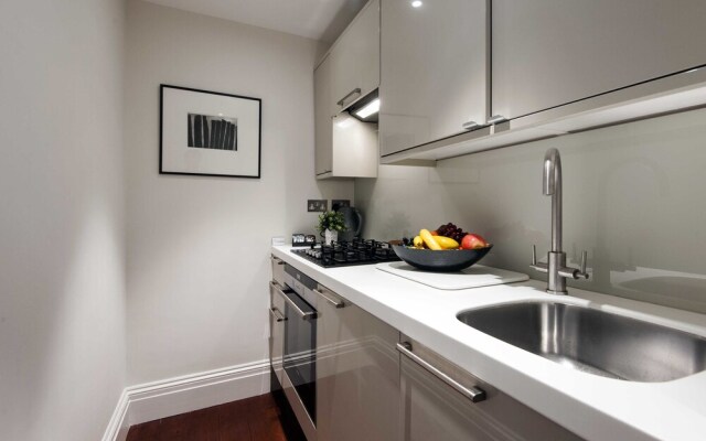 The Bright Airlie Gardens Apartment - DMG