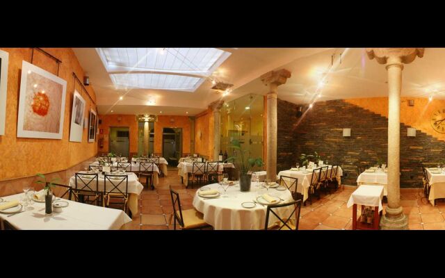 Hostal Restaurante Puerta del Alcázar