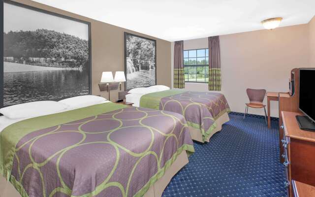 Super 8 by Wyndham Lowell/Bentonville/Rogers Area