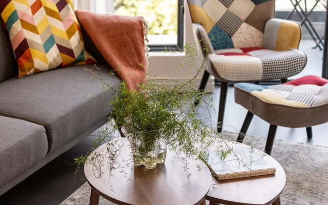 Old Charm & Modern Meets by Sea N' Rent