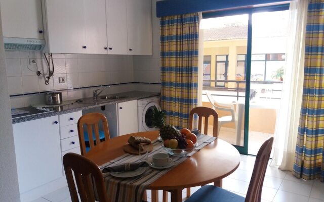 Apartment With one Bedroom in Portimão, With Shared Pool, Furnished Balcony and Wifi