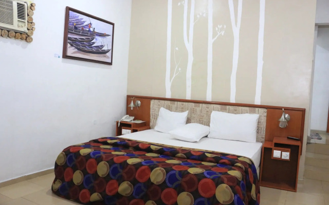 NatureMark Gallery and Guest House