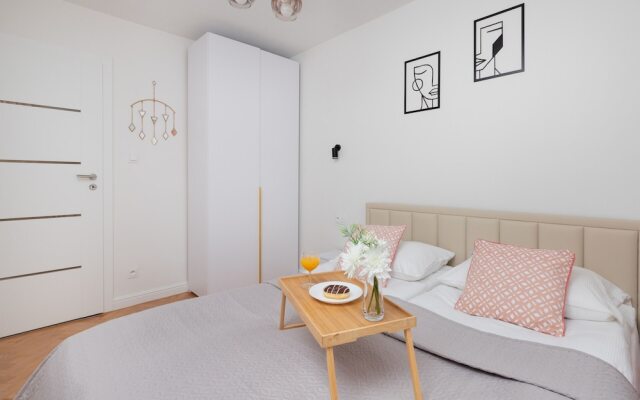 Apartment With Balcony Gdańsk by Renters