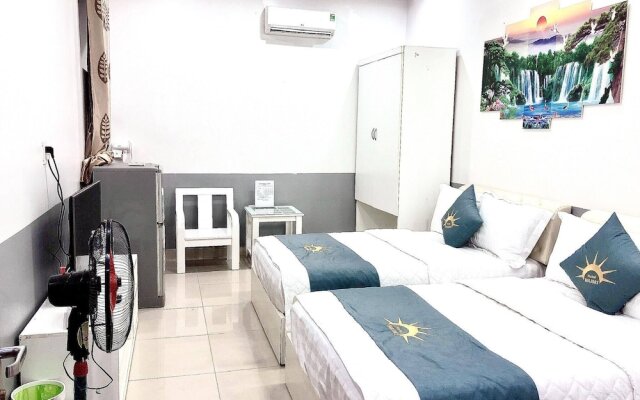 Holiday Hotel 2