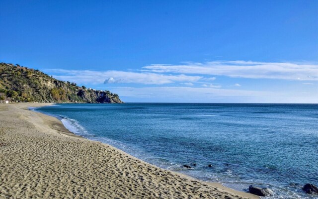 Beautiful Apartment in Stalettì With 1 Bedrooms