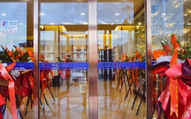 Crown Boutique Hotel