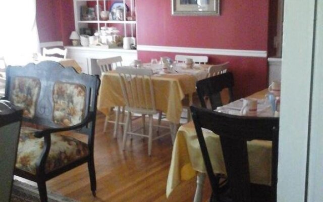 Hollings House B&B