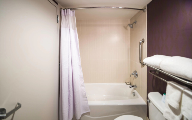 Crowne Plaza Saddle Brook by IHG