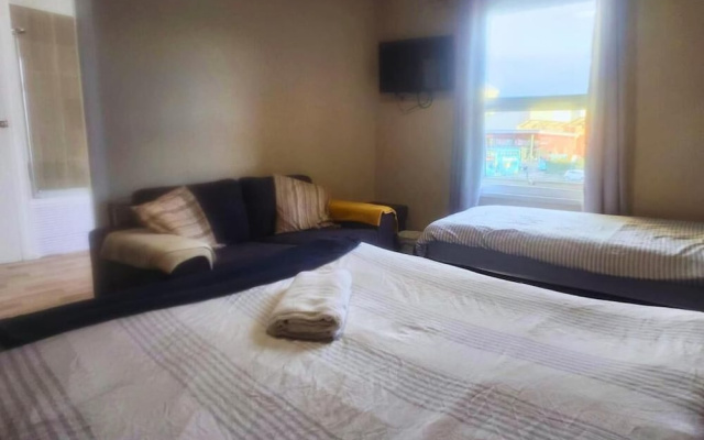 Kop View Rooms near Anfield
