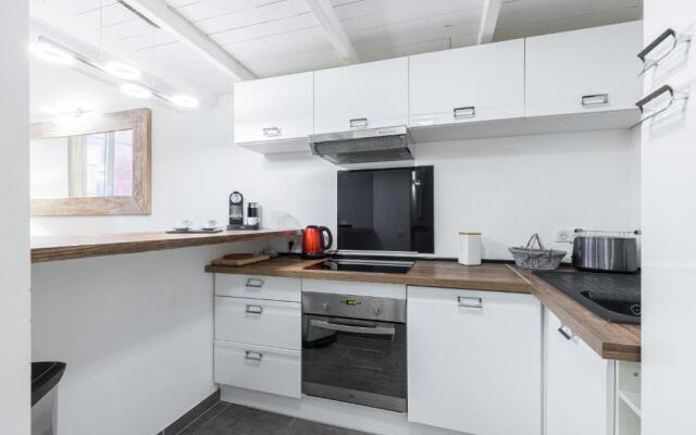 Duplex in Rue de la Préfecture Old Town 2 Bdrs