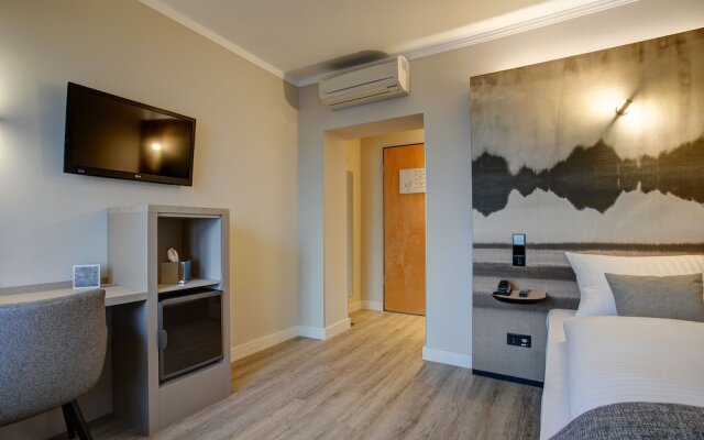 Premier Inn Koeln City Centre Hotel