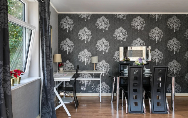 Spacious 3-bedroom Apartment Next to Museums