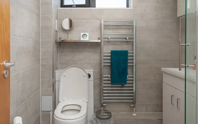 Hillhead Apartment with Roof terrace