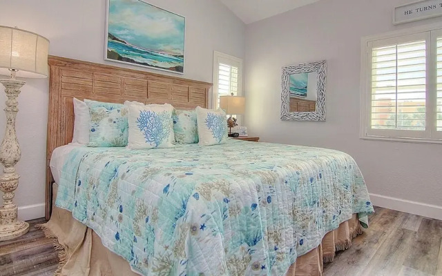 Intercoastal 203 by Teeming Vacation Rentals