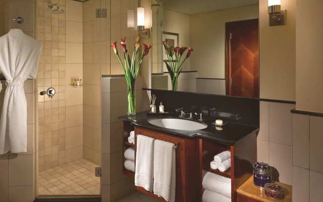 Shangri-La Hotel Apartments Qaryat Al Beri