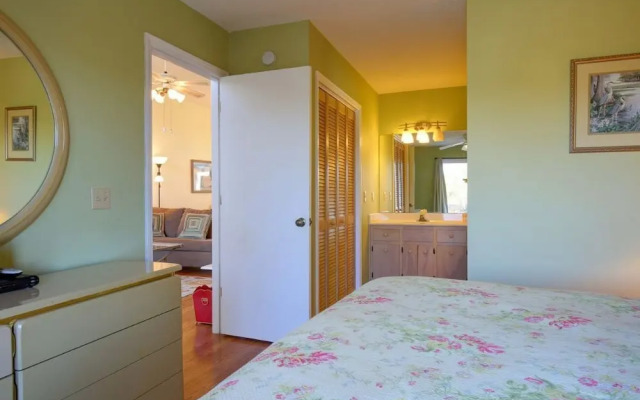 Toadally Relaxin' Townhouse