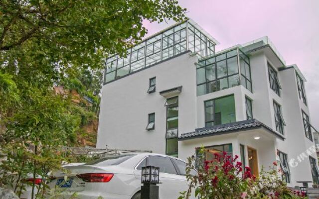 Floral Hotel · Guiyuan Siju Hotel (South Gate of Huangshan Scenic Area,Feicui Valley)