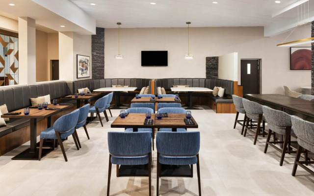 Delta Hotels by Marriott Grande Prairie Airport