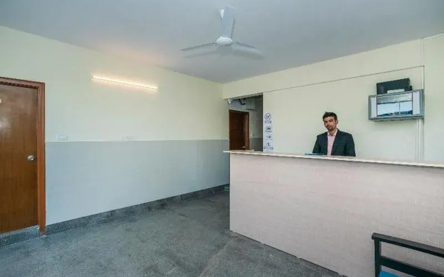 Sri Sai Guest House By OYO Rooms