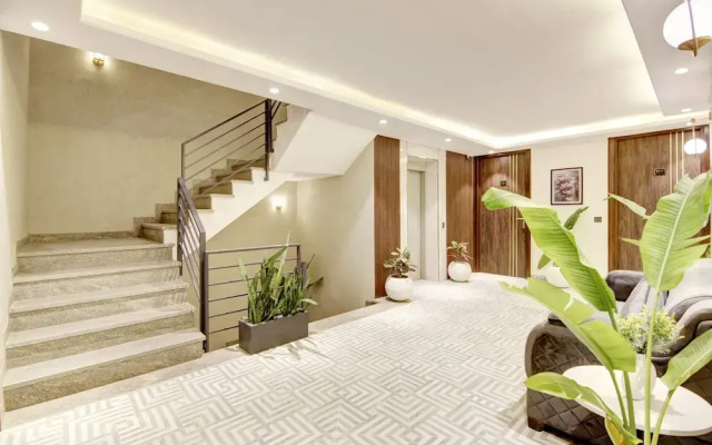Saltstayz Premier – Galleria Market Road & Sector 27