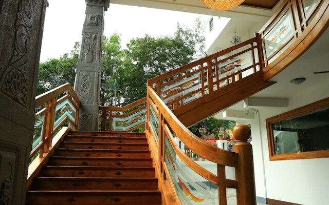 RB Palace