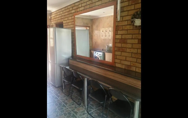 Twins Guest House Astoni