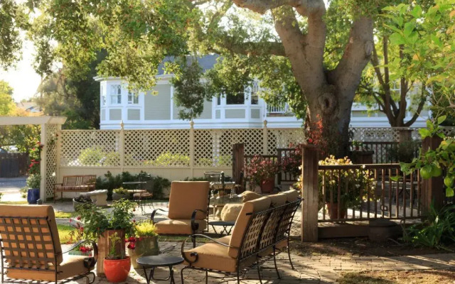 Cheshire Cat Inn & Cottages