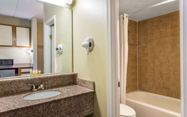 Days Inn by Wyndham Virginia Beach At The Beach