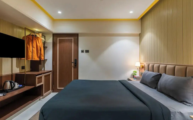 The Hosteller Mumbai, International Airport