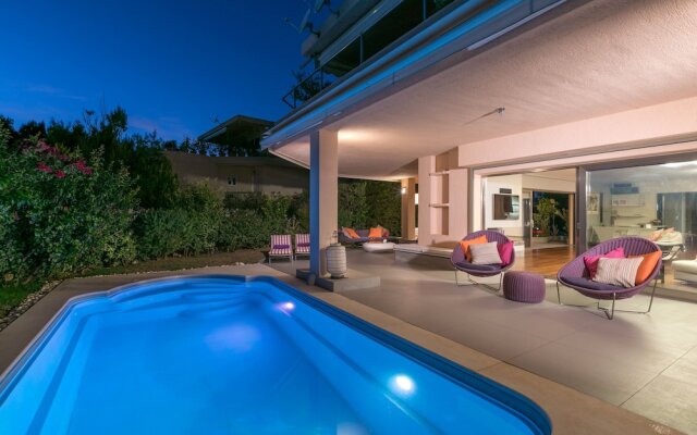 Luxurious Villa Philoxenia