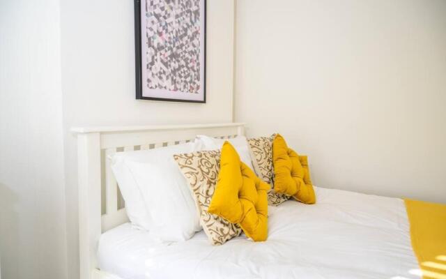 Large 7 bedroom town house in Chester City Centre