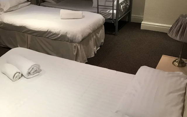 Queens Plaza Hotel