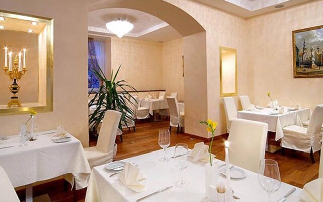 Garden Palace Hotel