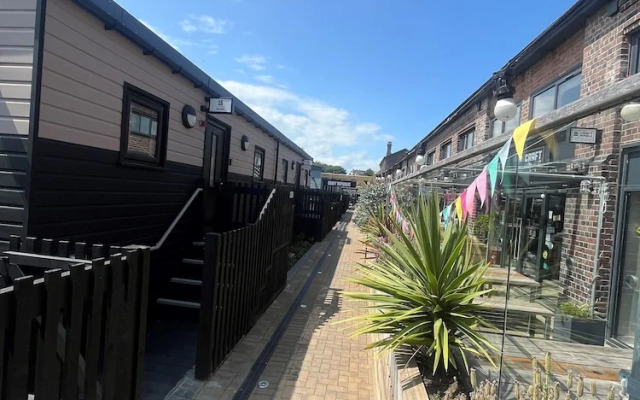 Goodstay Lodges by Urban Space