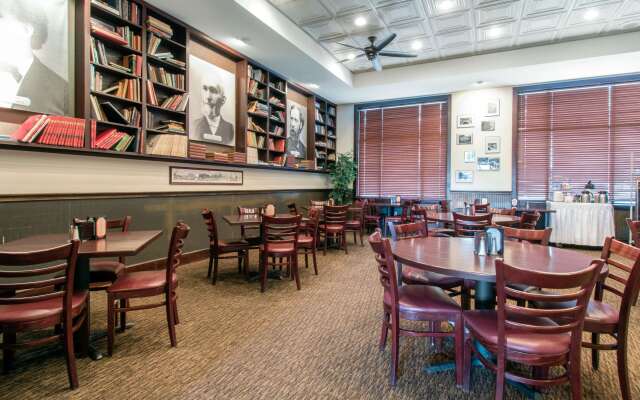 Clarion Hotel & Suites University - Shippensburg