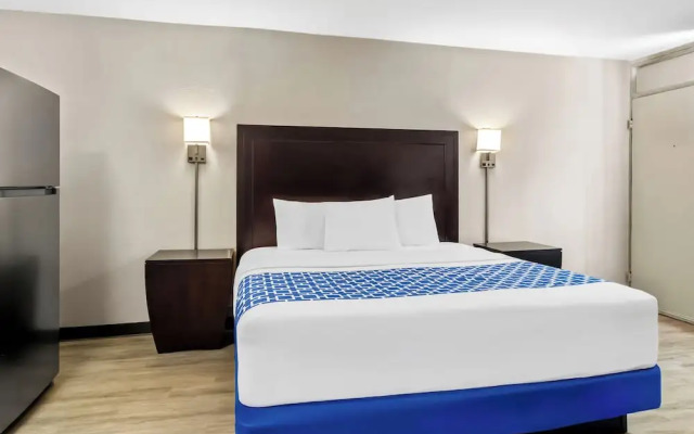 Suburban Studios Orange Park - Jacksonville near Naval Air Station