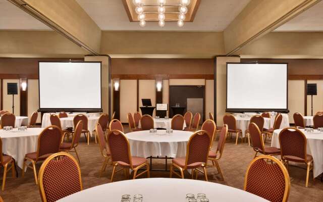 Ramada Plaza by Wyndham Regina Downtown