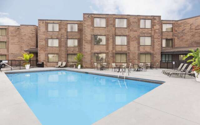 Days Inn by Wyndham Fallsview