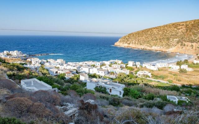 STUDIO MAIRA seafront in to the blue