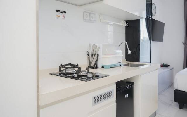 Elegant And Comfy Studio At Sky House Bsd Apartment
