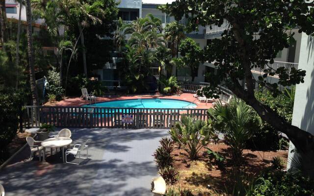 Beach Plaza Hotel