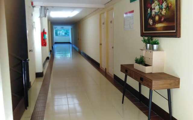 R2 Zleeping Boutique Hotel