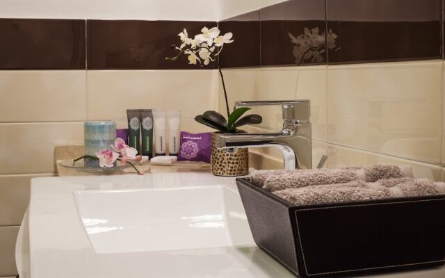 The Golden House Florence Suite