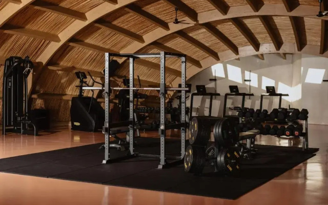 Acro Wellness Suites - Adults Only