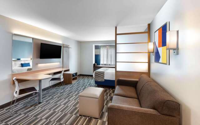 Microtel Inn & Suites by Wyndham Farmington