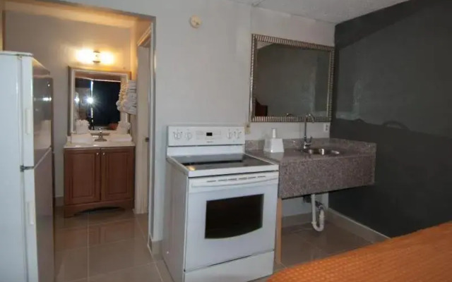 Express Inn & Suites Clearwater