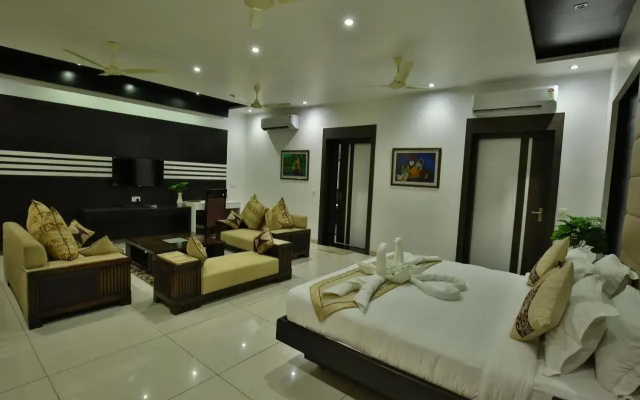 Jhansi Hotel